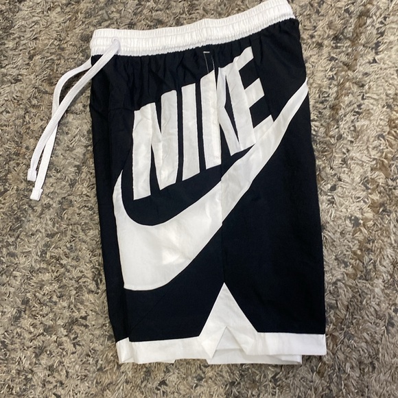 Nike throwback men’s Athletic Shorts with Swoosh sz small black white cv1829-010 - Picture 4 of 10